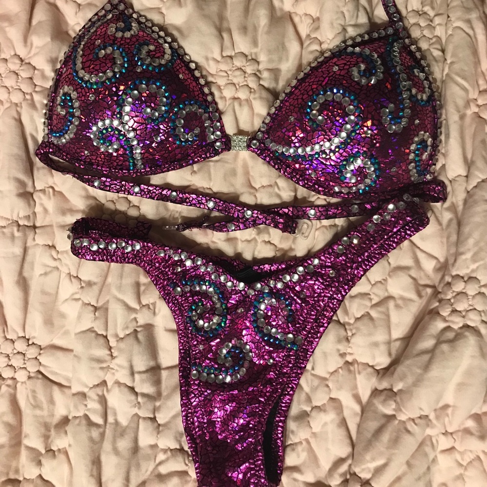 Figure competition posing suit